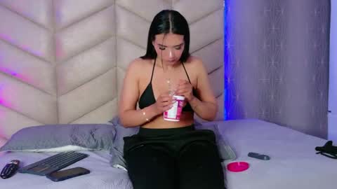 laya online show from December 2025 03:36:02 AM