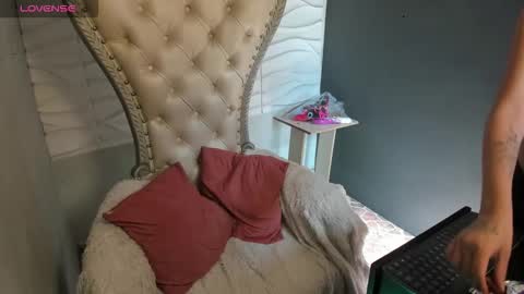 Layla online show from March 2026 07:53:01 PM