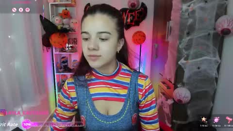 Layla online show from October 2025 03:23:02 PM