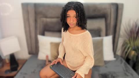 layla_clarke online show from February 2025 03:37:01 AM