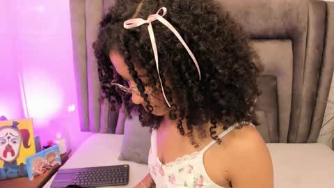 layla_clarke online show from September 2025 04:57:01 AM