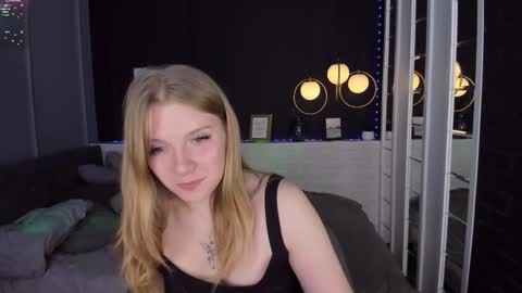 layla_glam online show from September 2025 01:38:02 PM