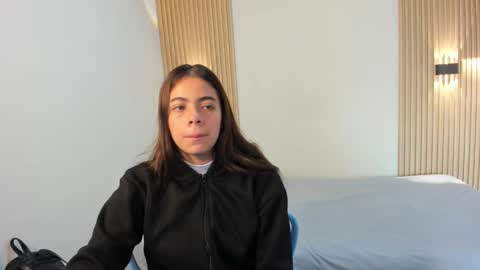 Snapshot of laylaember chatting on January 2026 11:48:02 AM LaylaEmber online show from January 2026 11:48:02 AM