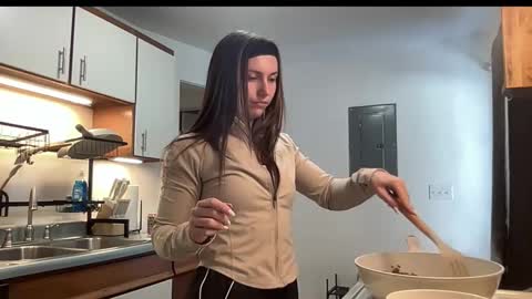 laylahlaylah1 online show from December 2025 03:05:01 PM