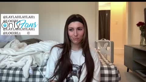 laylahlaylah1 online show from December 2025 05:32:01 PM