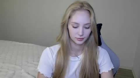 LaylaPretty001 online show from December 2025 06:33:02 AM