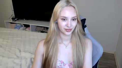 LaylaPretty001 online show from July 2026 04:25:01 AM