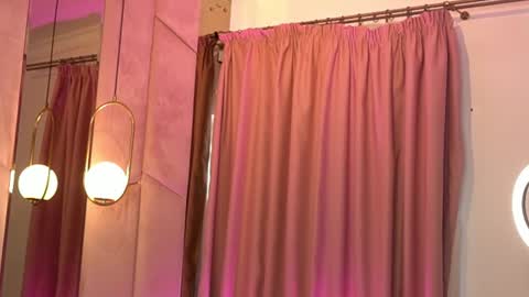 Snapshot of laylavixenn chatting on June 2026 06:40:02 AM Layla online show from June 2026 06:40:02 AM