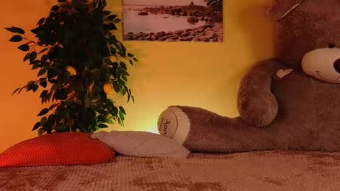 Lea online show from March 2025 05:28:02 PM