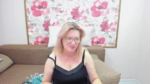 Lea online show from December 2024 07:21:02 PM