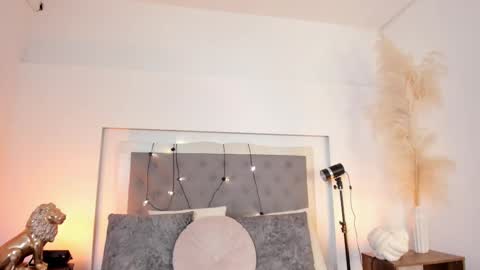 lea_walkerr online show from February 2026 08:09:01 PM