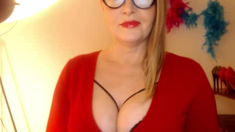 Snapshot of leadesire chatting on January 2025 06:06:01 PM LEA online show from January 2025 06:06:01 PM