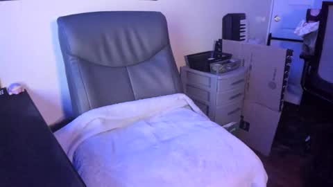 Leafy online show from December 2025 03:38:02 AM