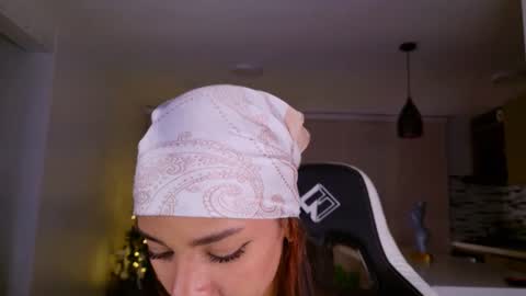 leah_cute3 online show from December 2025 04:19:01 AM