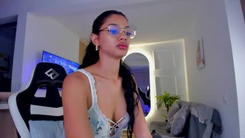 Snapshot of leah_cute3 chatting on August 2026 08:13:01 AM leah_cute3 online show from August 2026 08:13:01 AM