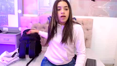 Leah online show from December 2024 06:28:02 PM