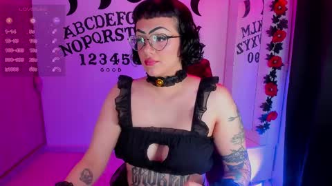 Snapshot of leahghoul666 chatting on November 2025 03:28:01 AM Leah Independent Model OF leahghoul666 online show from November 2025 03:28:01 AM