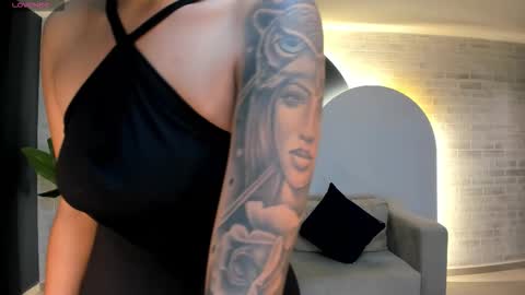 leahnovac online show from September 2025 11:04:01 AM