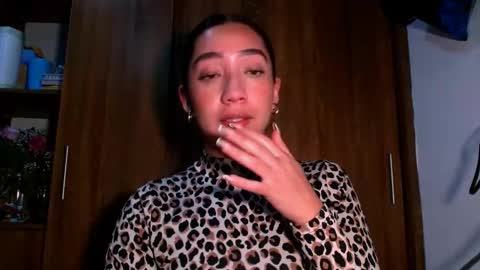 Snapshot of leanaalhub chatting on November 2025 01:41:02 AM leanaalhub online show from November 2025 01:41:02 AM