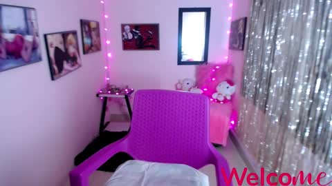 Leandra online show from February 2025 06:43:02 PM