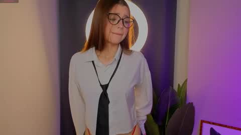 Sophie online show from April 2026 07:10:01 PM