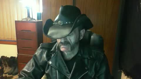 leathergreaser online show from April 2026 07:58:02 PM