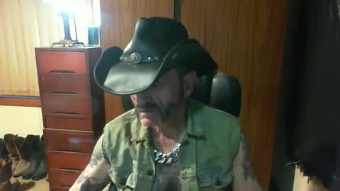 Snapshot of leathergreaser chatting on April 2026 07:33:02 AM leathergreaser online show from April 2026 07:33:02 AM