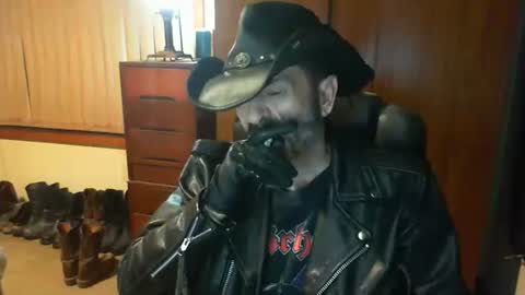 Snapshot of leathergreaser chatting on April 2026 07:42:02 PM leathergreaser online show from April 2026 07:42:02 PM