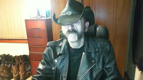 Snapshot of leathergreaser chatting on May 2026 08:03:02 PM leathergreaser online show from May 2026 08:03:02 PM
