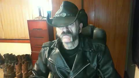 Snapshot of leathergreaser chatting on May 2026 02:11:01 PM leathergreaser online show from May 2026 02:11:01 PM