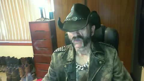 Snapshot of leathergreaser chatting on May 2026 10:27:02 PM leathergreaser online show from May 2026 10:27:02 PM