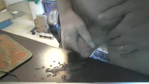 Snapshot of lee666wilson chatting on February 2025 05:04:02 PM Lee Wilson online show from February 2025 05:04:02 PM