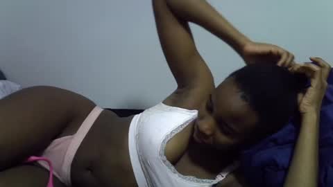 Snapshot of lee_shaz chatting on June 2026 01:00:02 AM lee baby online show from June 2026 01:00:02 AM
