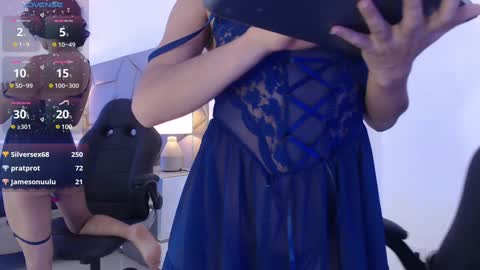 Snapshot of leethompson_ chatting on January 2025 03:04:02 PM Leet  online show from January 2025 03:04:02 PM