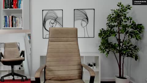 Elle  online show from January 2026 01:50:01 PM