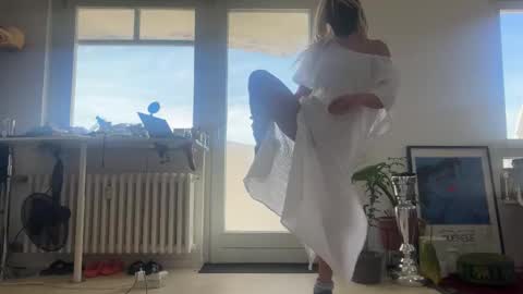 legsylegsinton online show from November 2025 11:10:01 AM