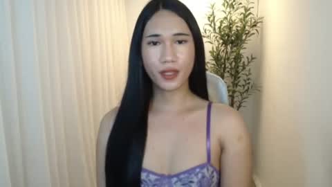 Snapshot of leighs_celine chatting on June 2026 12:50:02 PM leighs_celine online show from June 2026 12:50:02 PM
