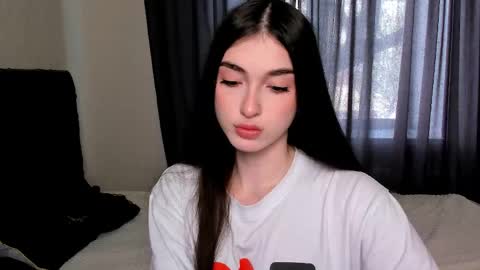 Snapshot of leila_4ever chatting on April 2026 11:25:02 AM Leila online show from April 2026 11:25:02 AM