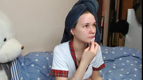 Snapshot of leila_bambi_ chatting on December 2024 12:30:01 PM leila_bambi_ online show from December 2024 12:30:01 PM