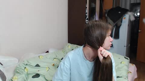 Snapshot of leila_bambi_ chatting on December 2024 10:01:01 PM leila_bambi_ online show from December 2024 10:01:01 PM