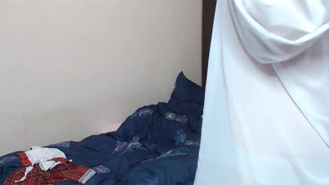 Snapshot of leila_bambi_ chatting on February 2025 11:13:02 PM leila_bambi_ online show from February 2025 11:13:02 PM