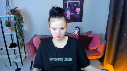 Leila online show from November 2025 11:43:02 AM