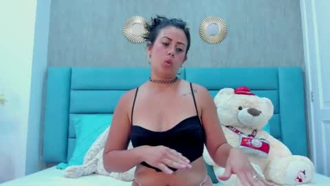 Snapshot of leilahiuston chatting on February 2025 09:52:02 AM online show from February 2025 09:52:02 AM