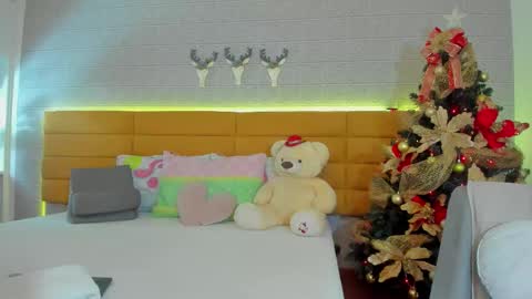 Snapshot of leilahiuston chatting on November 2025 08:30:01 PM online show from November 2025 08:30:01 PM