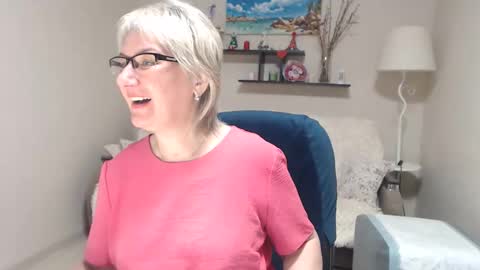 Snapshot of leilamays chatting on February 2026 03:44:02 PM Leila Kinky online show from February 2026 03:44:02 PM