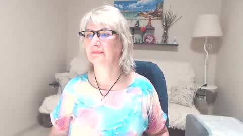 Snapshot of leilamays chatting on June 2026 04:10:02 AM Leila Kinky online show from June 2026 04:10:02 AM