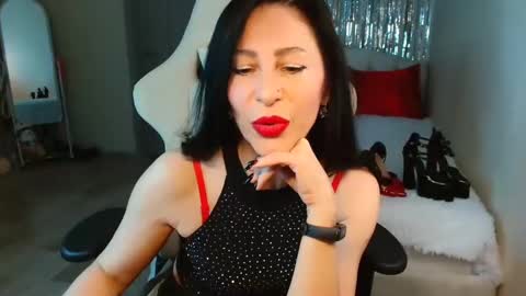 Snapshot of leilamurray chatting on February 2025 04:24:01 PM leilamurray online show from February 2025 04:24:01 PM