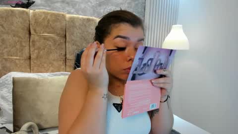 leilapons online show from October 2025 05:03:01 PM