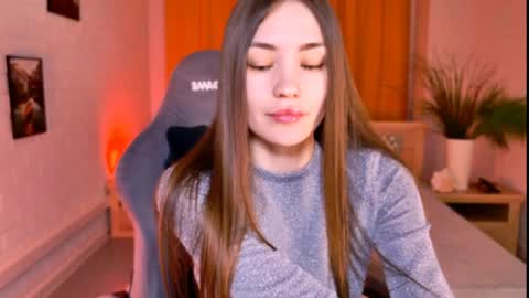 Leila Rai online show from April 2026 01:33:02 PM