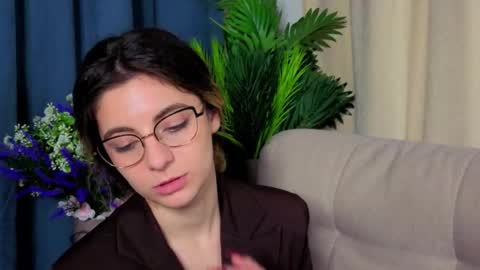 Alexandria online show from November 2025 08:42:02 PM